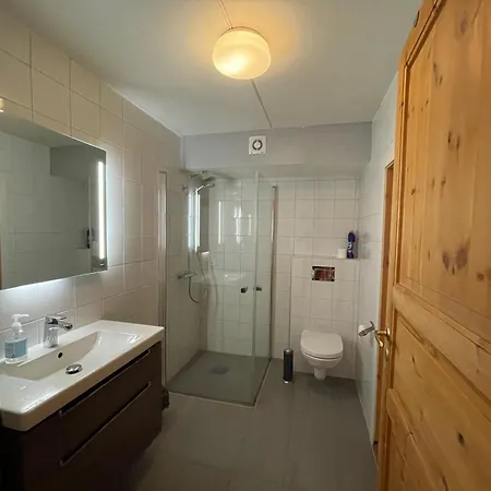 Your Perfect Base In Sleeps 8! Apartment *