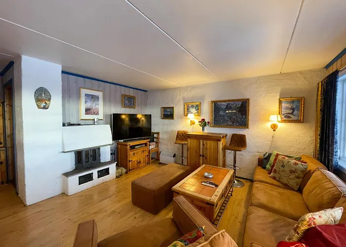 Your Perfect Base In Sleeps 8! 度假居