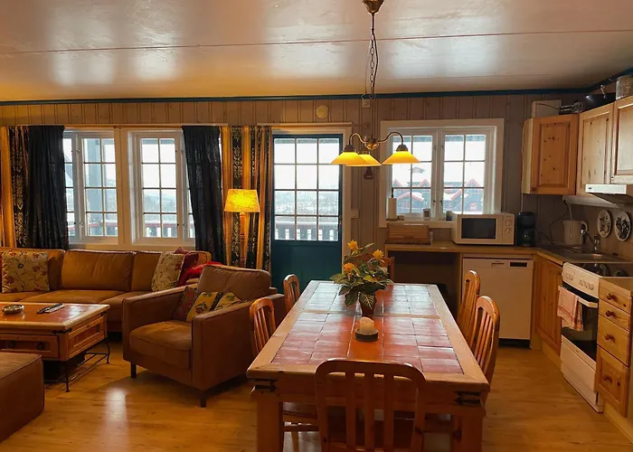 度假居 Your Perfect Base In Sleeps 8! Beitostolen