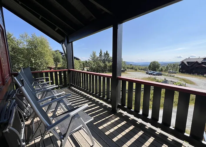 Your Perfect Base In Sleeps 8! 度假居 *