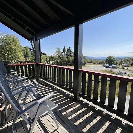 Your Perfect Base In Sleeps 8! 別荘 *