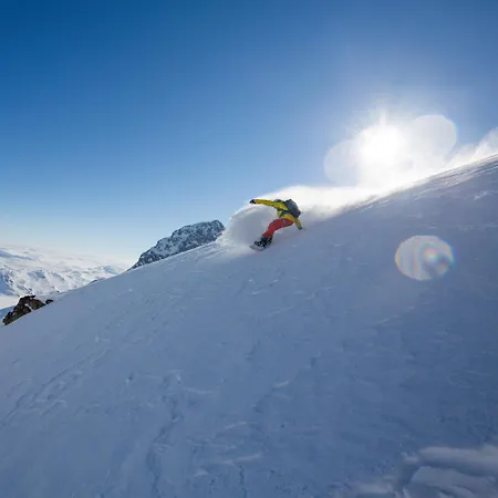 別荘 Your Perfect Base In Sleeps 8! *